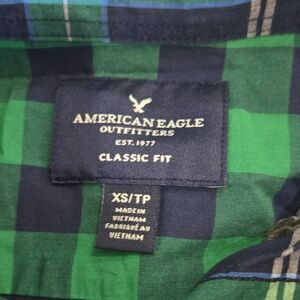 American Eagle Outfitters Green & Navy Plaid Button-Up Shirt